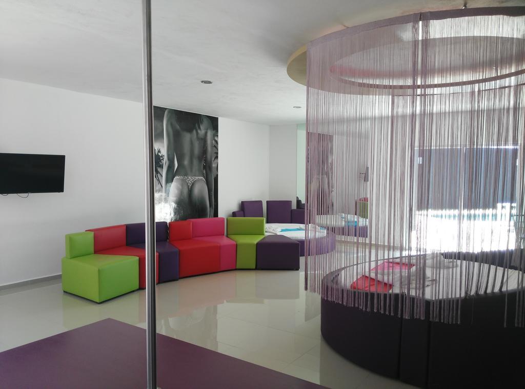 Vita Love Hotel Merida Bagian luar foto