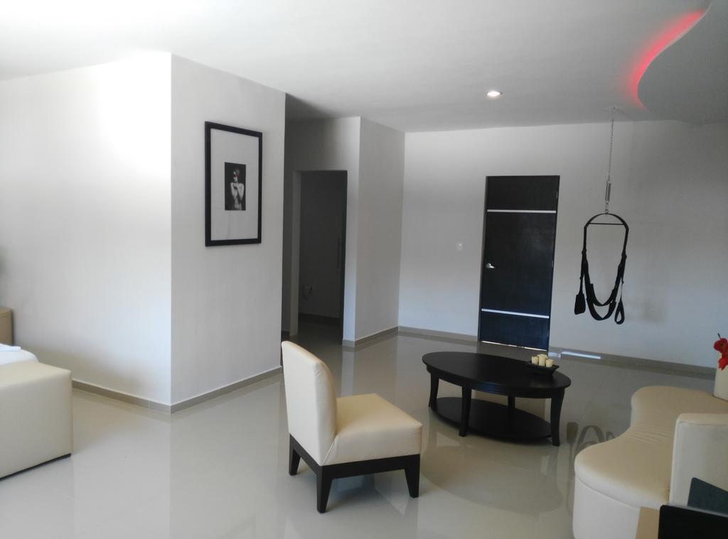 Vita Love Hotel Merida Bagian luar foto