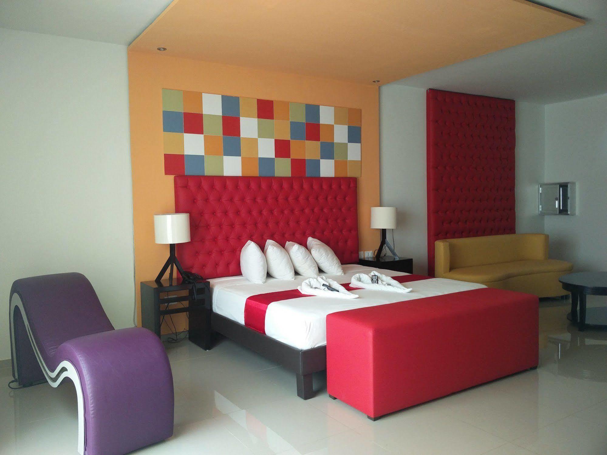Vita Love Hotel Merida Bagian luar foto
