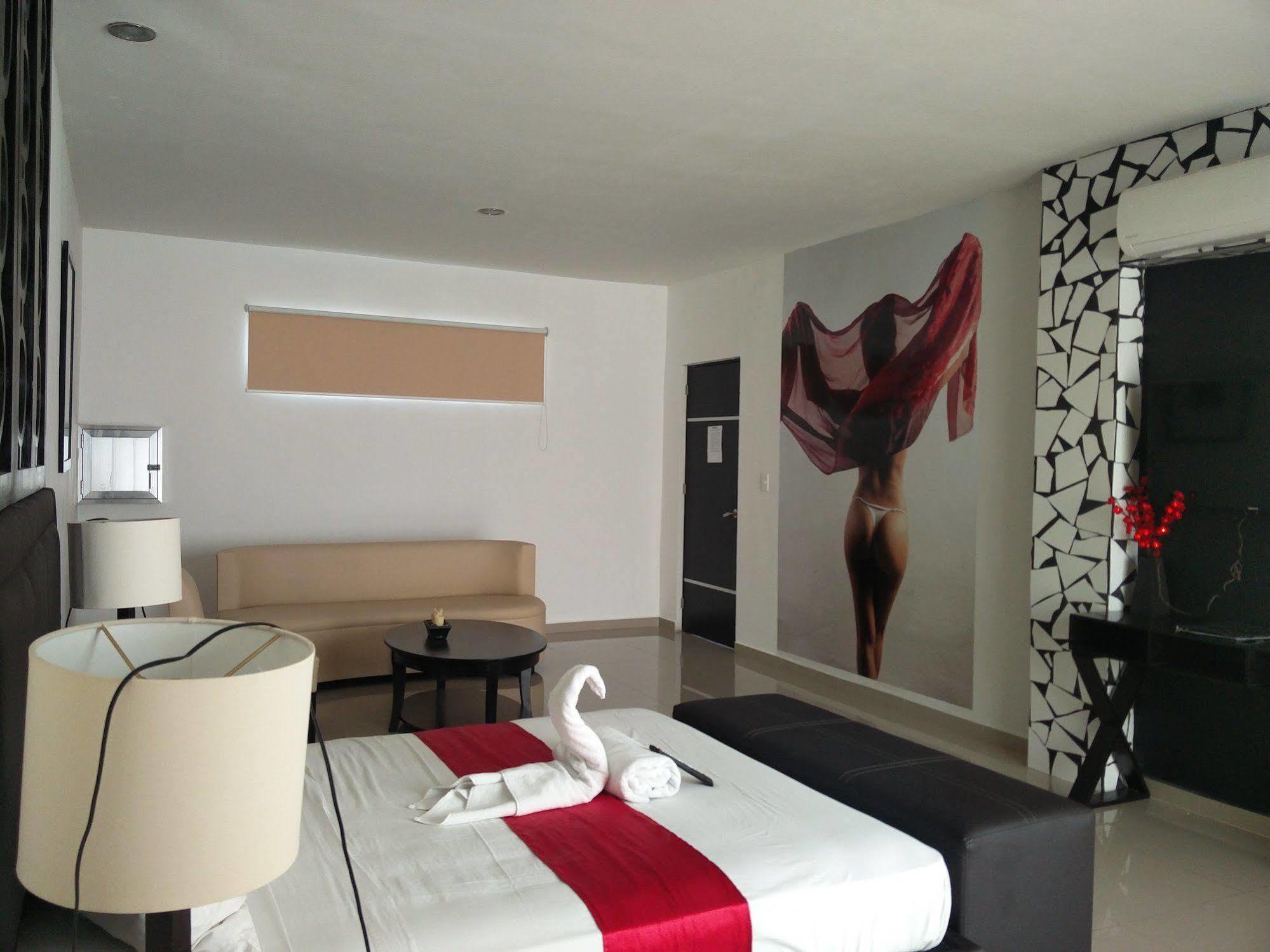Vita Love Hotel Merida Bagian luar foto
