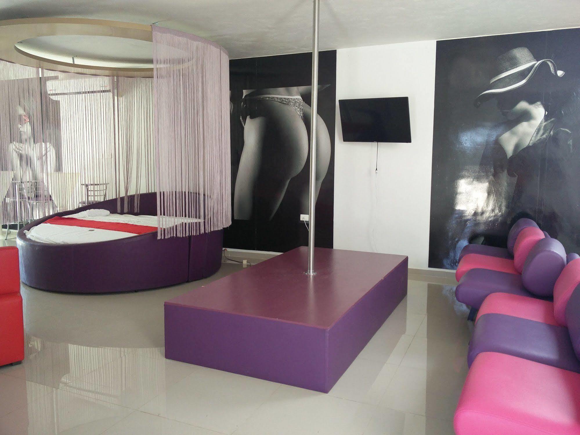 Vita Love Hotel Merida Bagian luar foto