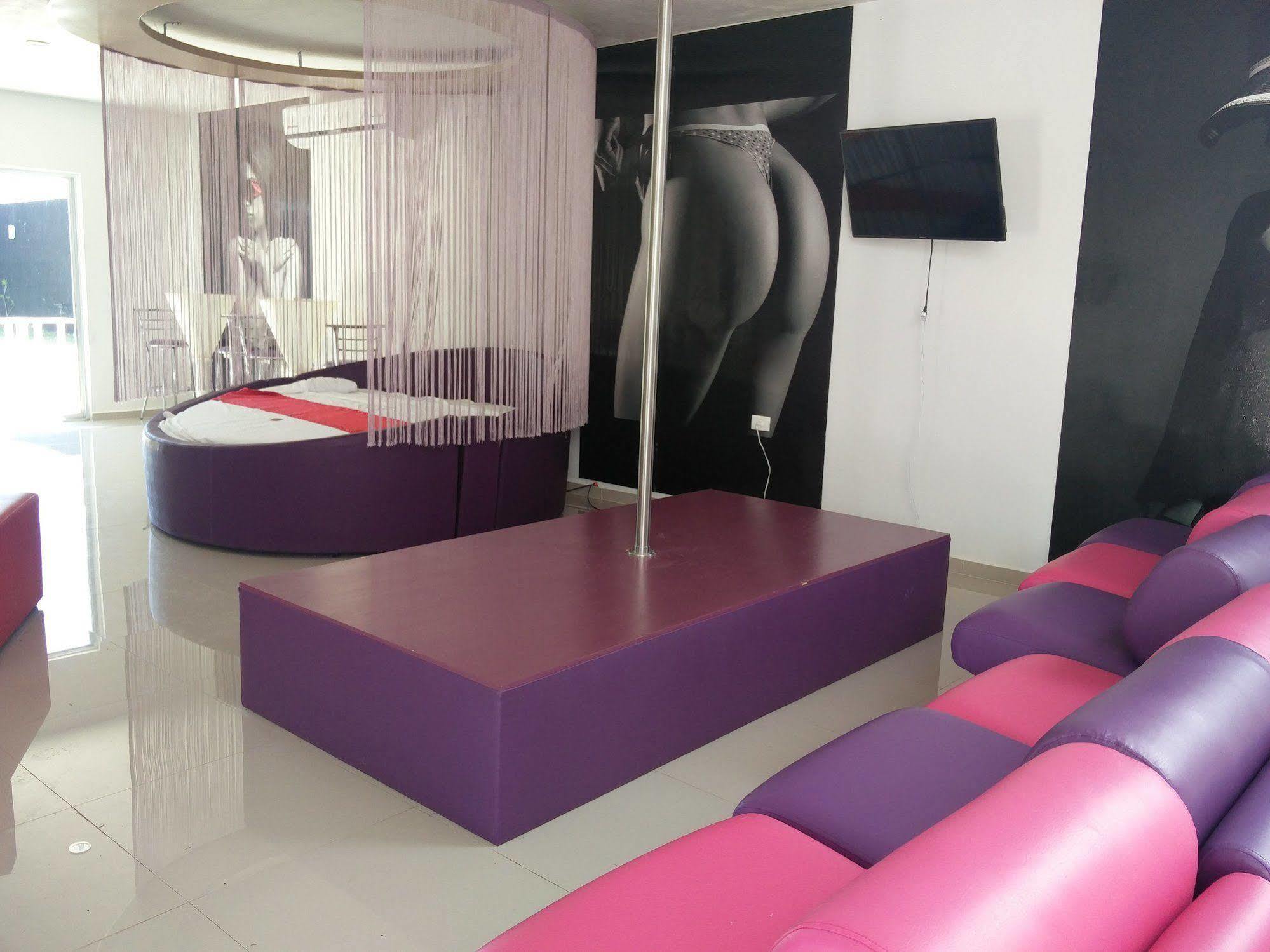 Vita Love Hotel Merida Bagian luar foto