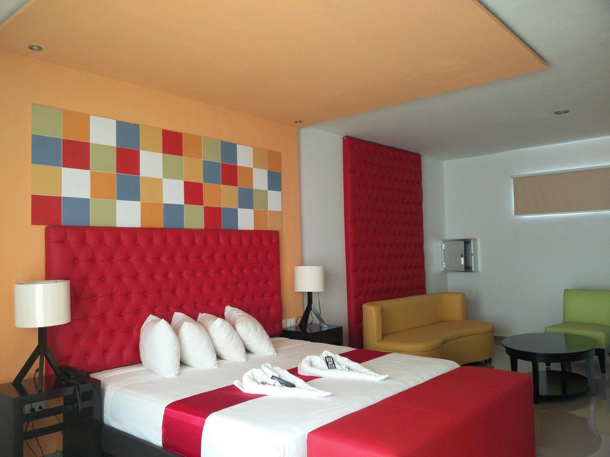 Vita Love Hotel Merida Bagian luar foto